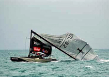 Alinghi's mastbreuk