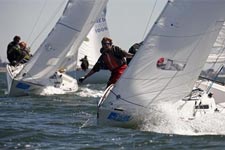 Meer dan 30 J/22 zeilteams melden zich voor het ONK